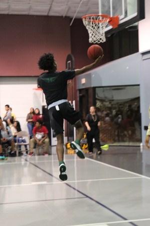 Basketball kicks off the season with multiple wins